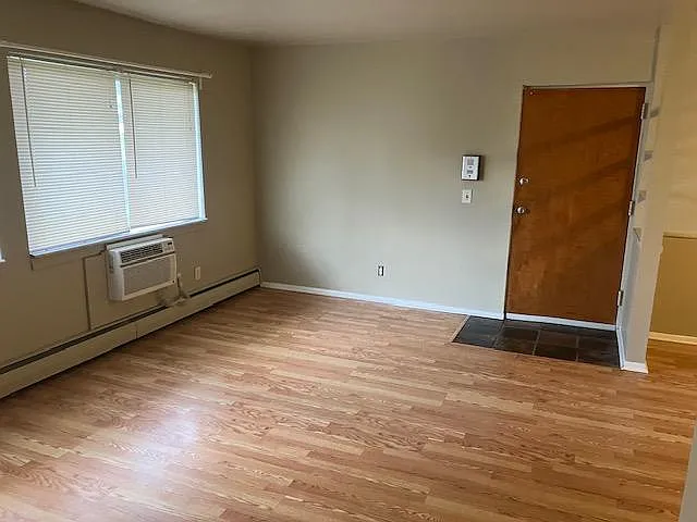 2 bed, 875 sqft, $1,195 — Photo 2