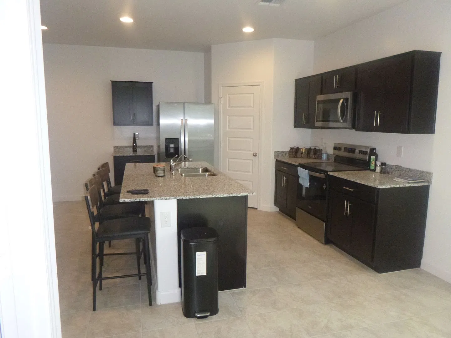 Newer 3 bdrm-2bath — Photo 4