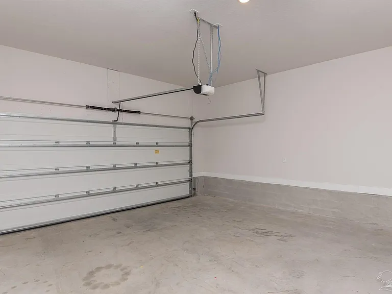 240 Camellia Dr — Photo 24