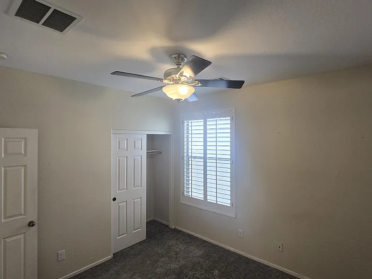 4039 N Park St — Photo 17