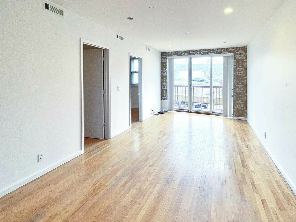 1st image of 62 Clermont Ave APT 304