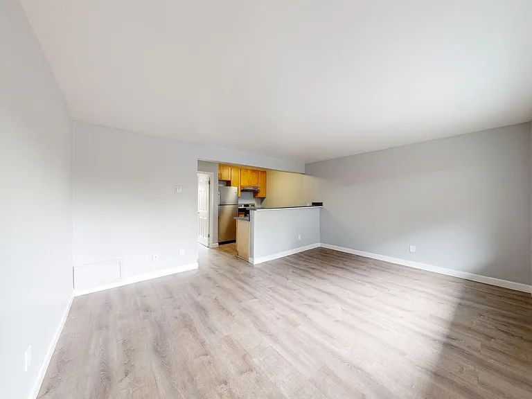 5549 Foothill Blvd — Photo 4