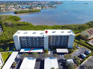 1332 Pasadena Ave S APT 103, South Pasadena, FL 33707