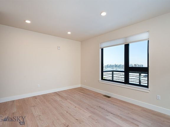 4th image of 2352 Vaquero Pkwy #207