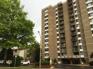 4 Monroe St APT 211, Rockville, MD 20850