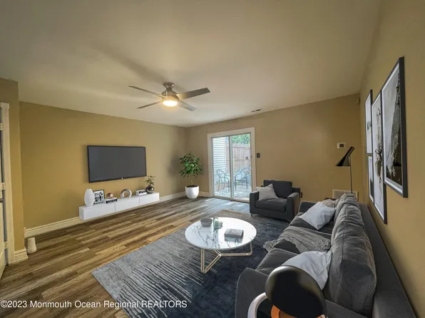 464 La Cascata, Gloucester Twp, NJ 08030