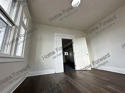 463 Linden Ave — Photo 5