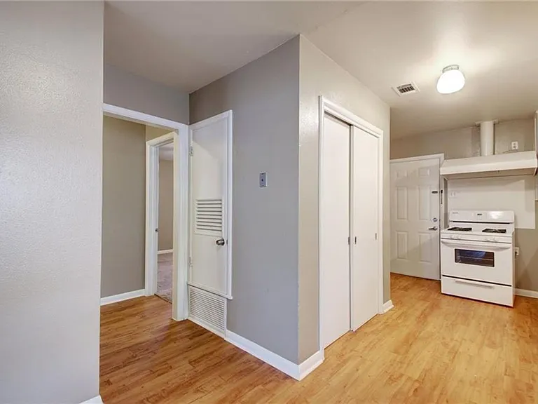 607 Bellevue Pl #A — Photo 12