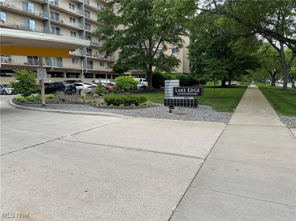 10301 Lake Ave APT 523, Cleveland, OH 44102