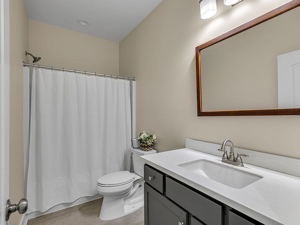 16th image of 2770 E Sheepneck Rd