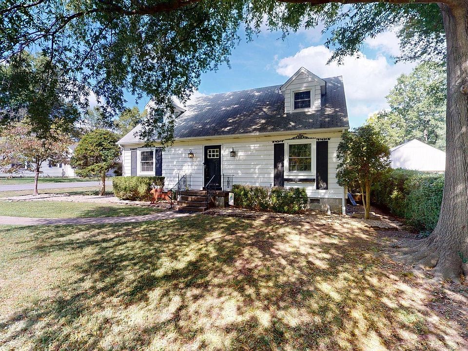 1st image of 200 Cardinal Ln