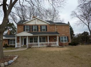 213 N Macarthur Blvd, Mount Prospect, IL 60056
