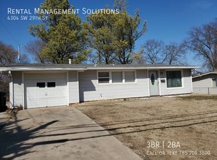 4304 SW 29th St, Topeka, KS 66614