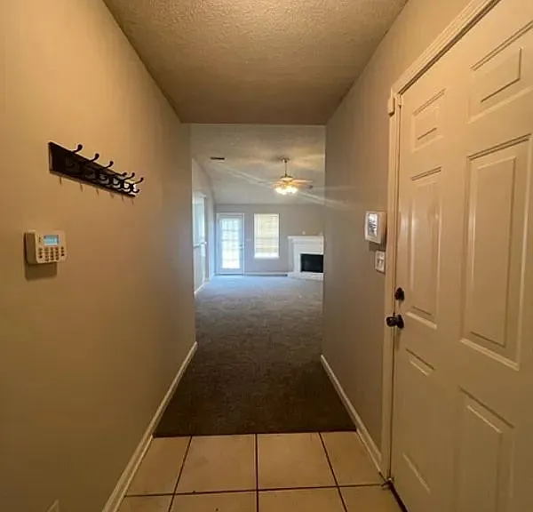 1201 Breezy Valley Dr — Photo 5