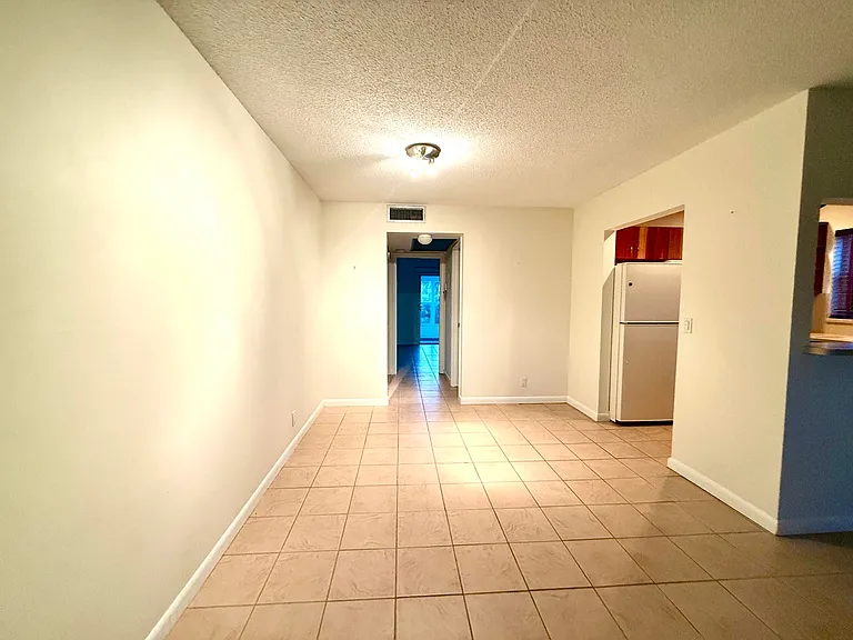 22 Andover E #A — Photo 4