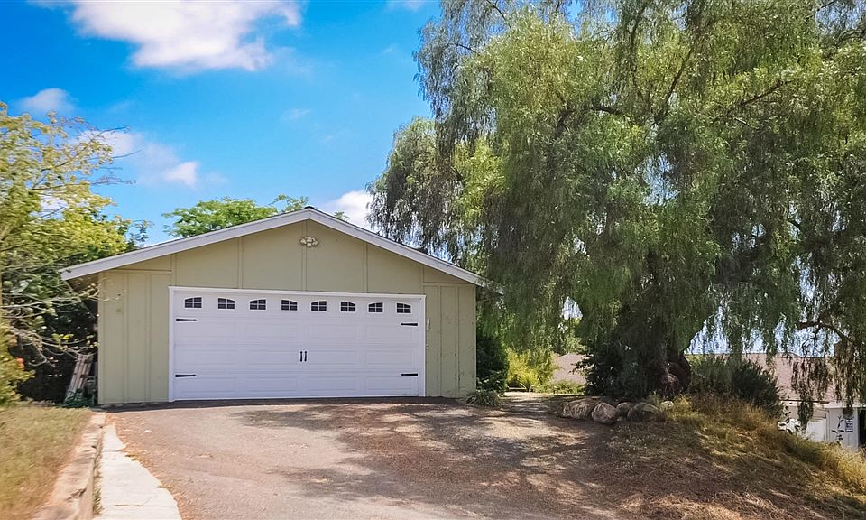 1st image of 482 Valerie Dr