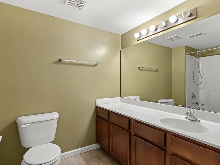 10201 Spring Creek Ln — Photo 20