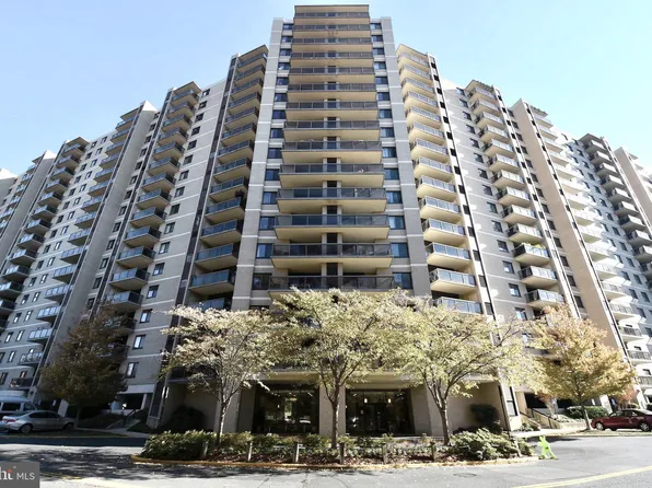 307 Yoakum Pkwy, Alexandria, VA