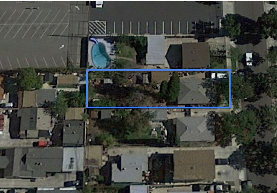 2nd image of 469 E Plymouth St