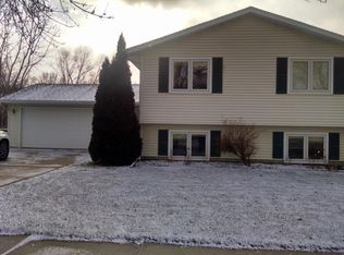 110 N River Ct NE, Rochester, MN 55906