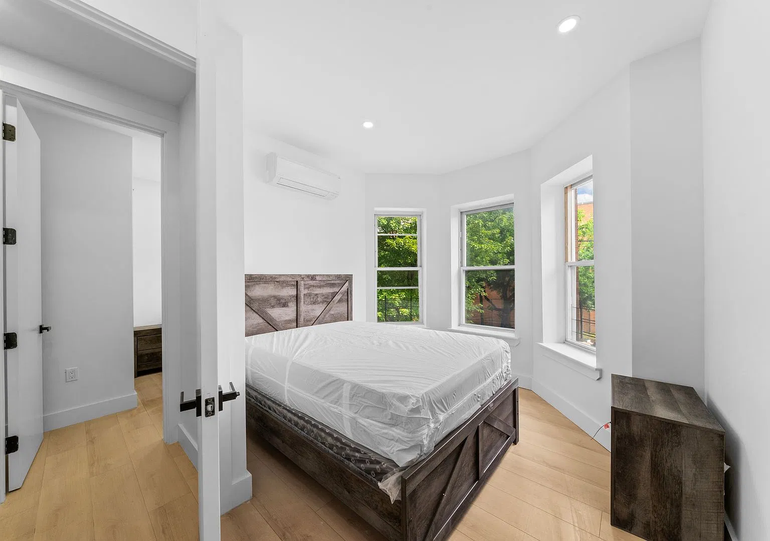 514 E188 BH LLC — Photo 1