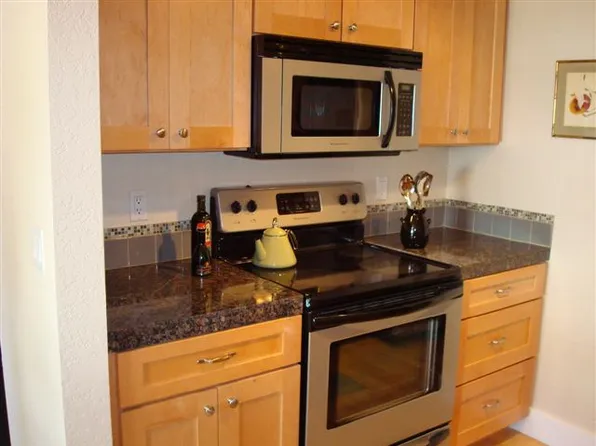 10528 Midvale Ave N APT 201, Seattle, WA 98133