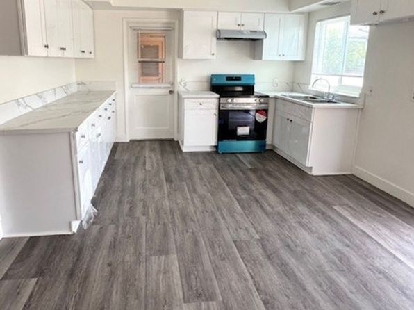 1216 E Lexington Dr #3