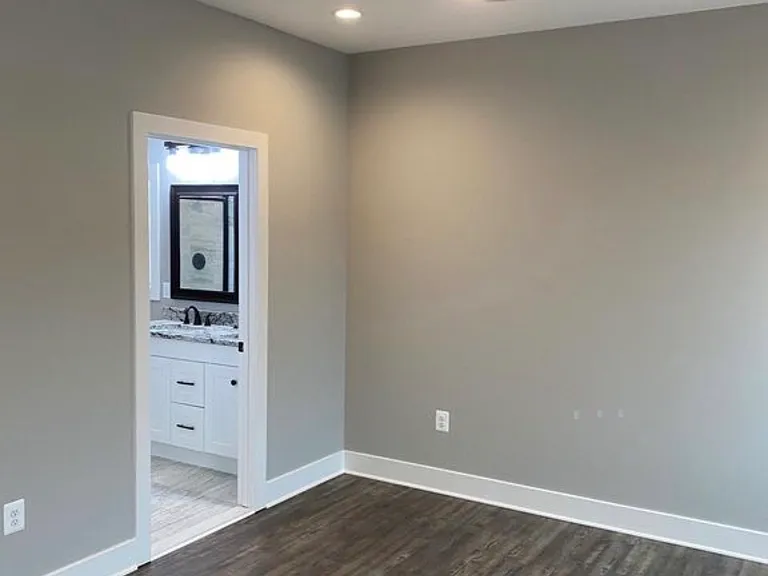 845 Royal Way — Photo 13