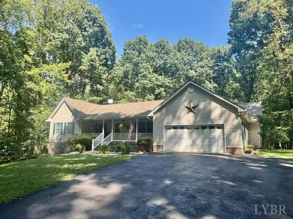 192 Holly Brook Dr, Appomattox, VA 24522