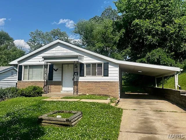 10052 McCartney Ln photo 1