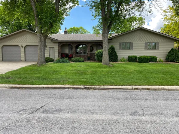 127 Knollwood Dr, Redwood Falls, MN 56283