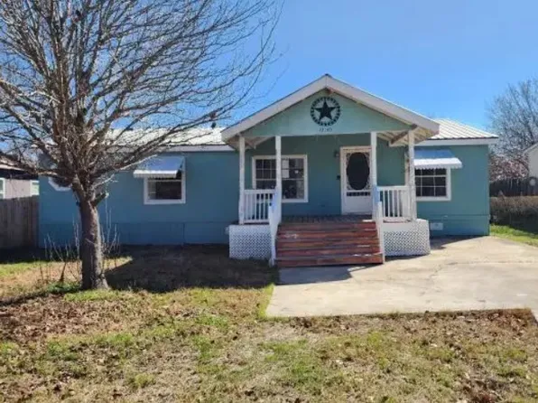 12140 Edelweiss Dr, La Coste, TX 78039