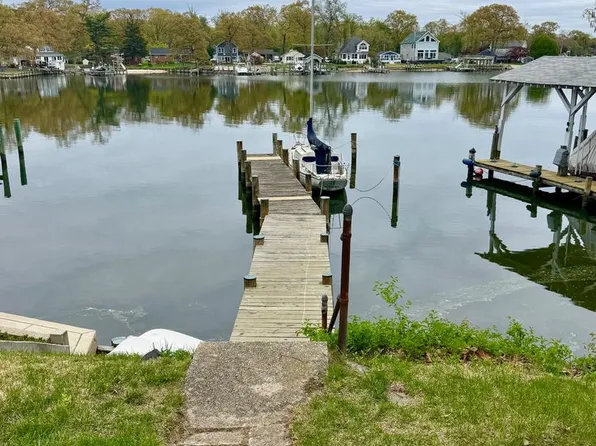 1930 Cedar Rd, Pasadena, MD 21122