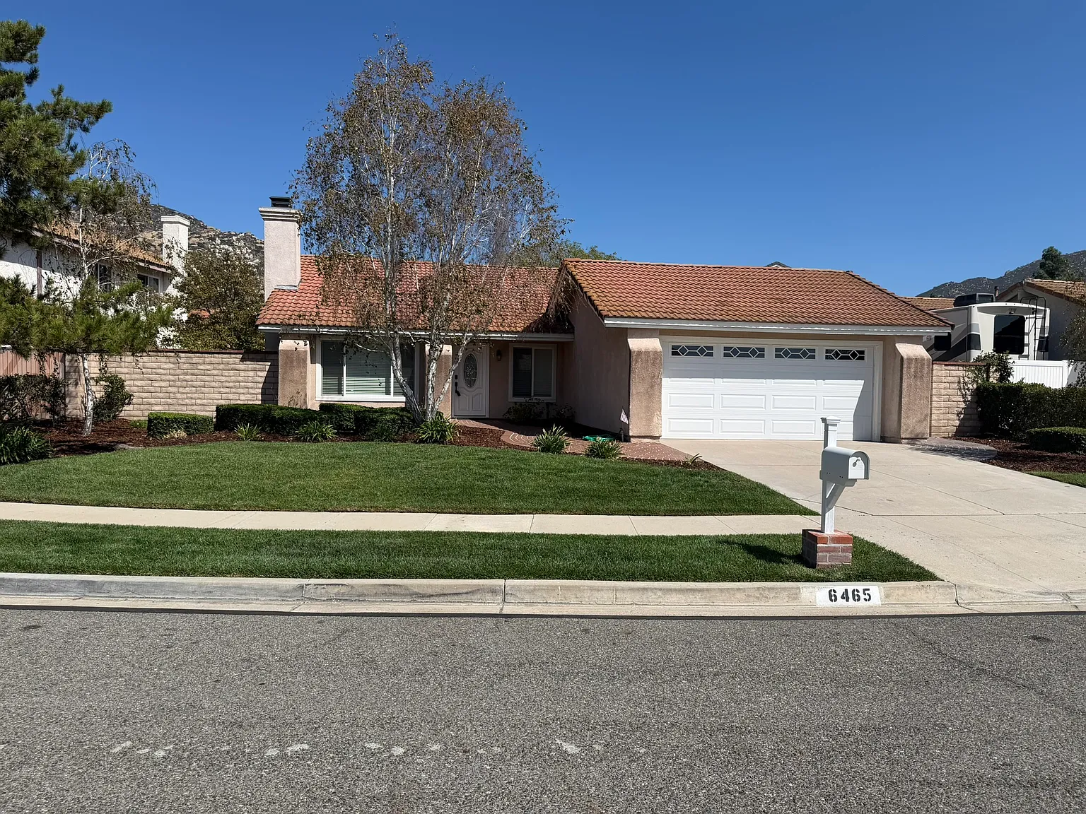 3 bed, 1645 sqft, $3,800 — Photo 2