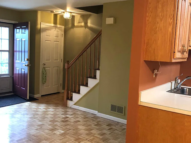 842 Belmont Dr — Photo 3