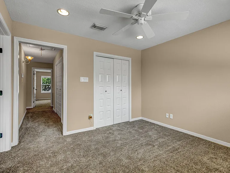 1659 W Sam Houston Pkwy S — Photo 20