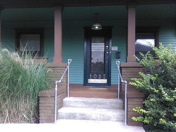 4th image of 1022 College St