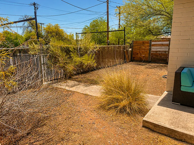 1805 E Copper St — Photo 6