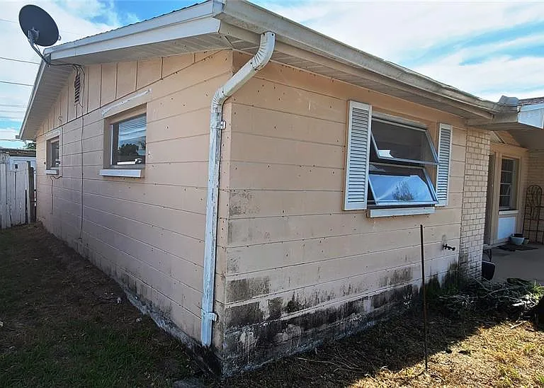 5200 Chet Dr — Photo 2