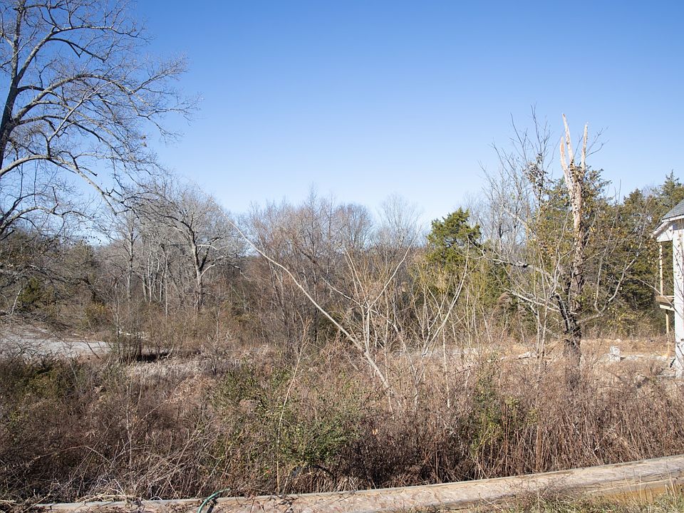 2nd image of 349 Circuit Rd
