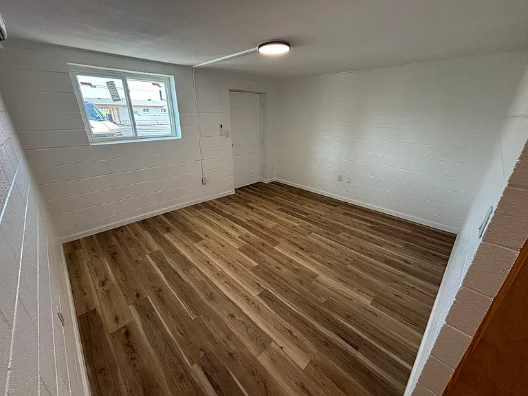 1324 E 6th Ave — Photo 4