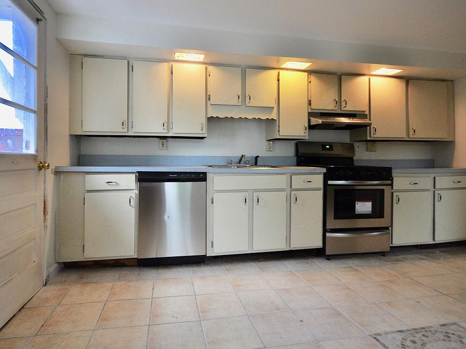 Eat in Kitchen with all new stainless appliances