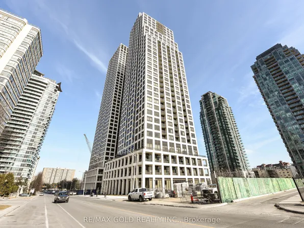36 Elm Dr W #3209, Mississauga, ON L5B 0N3