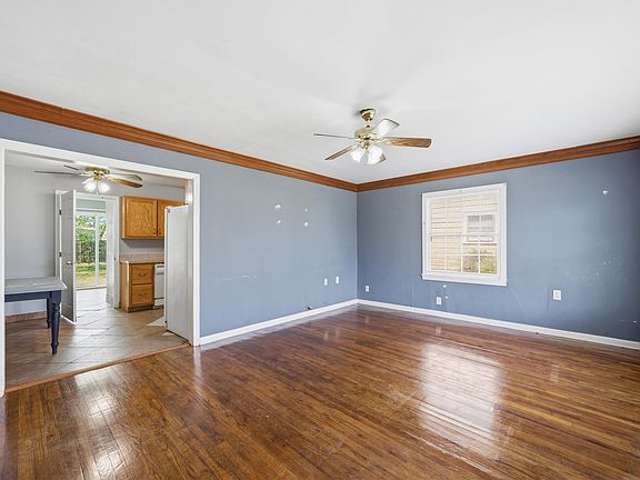 2nd image of 3609 Windsor Ave