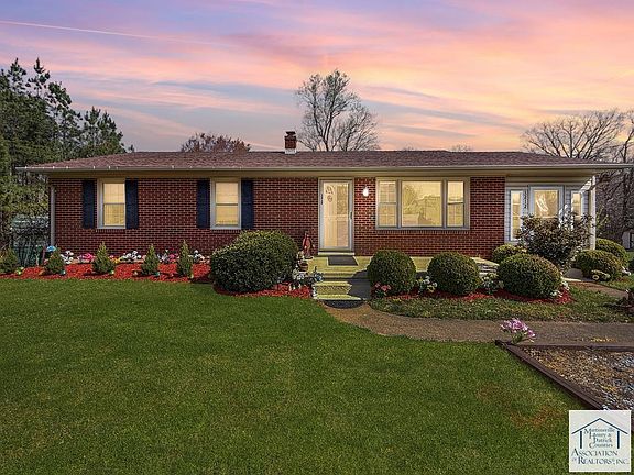 2nd image of 1212 Stage Coach Rd