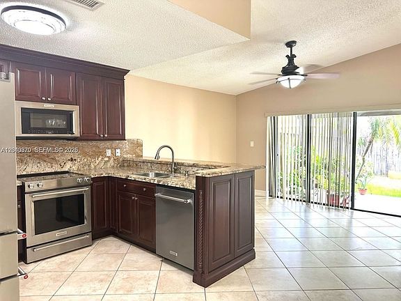 5th image of 2514 SW 138th Ave