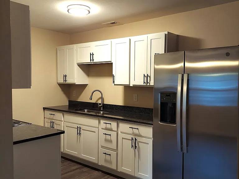 52 Westwood Dr #13 — Photo 11