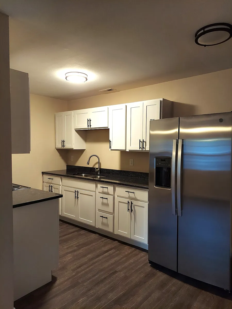 Building Photo - 52 Westwood Dr #13