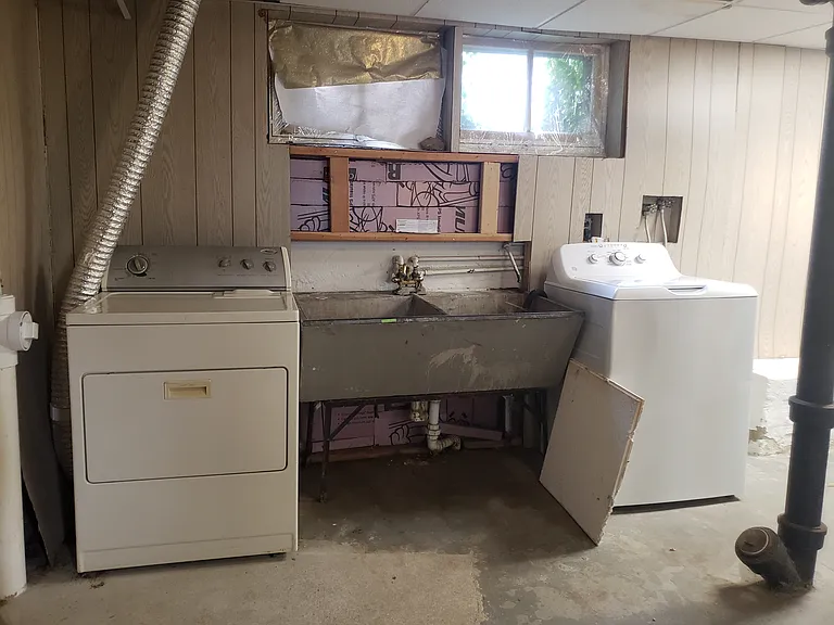 2709 Commercial Ave — Photo 17