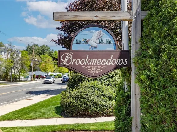 131 Franklin St APT 504, Stoneham, MA 02180